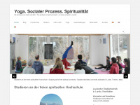 yoga-und-synthese.de
